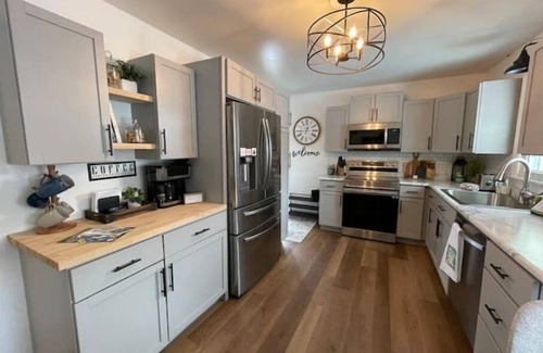 Austin Casa | SPAM it up in this cozy retreat!