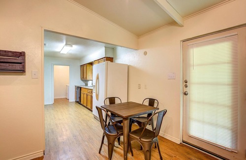 Commerce Casa | 3 bed 2 bath near the College