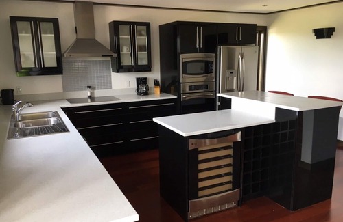 Fairview Casa | Casa de planta abierta de 3 dormitorios / 2 baños cerca del campo de golf