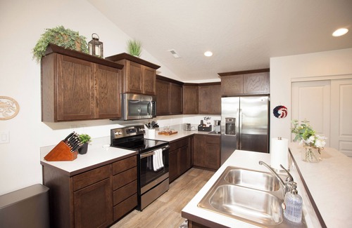 Rathdrum Casa | 3 bed / 2 bath residence nestled in a conveniently located family-friendly neighborhood.