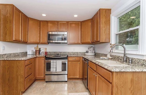 Ames Casa | 3 bed/2 bath-Walk to Jack Trice Stadium