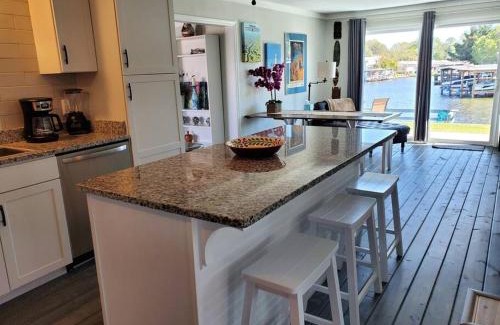 Tavares Casa | 3 Bed, 2 Bath, Waterfront, Dock, Large Driveway
