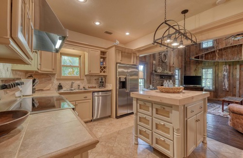 Choestoe Cabina | 3 Bed/ 3.5 Bath on the River, Firepit, Firetable, CornHole, Amazing Location!!!