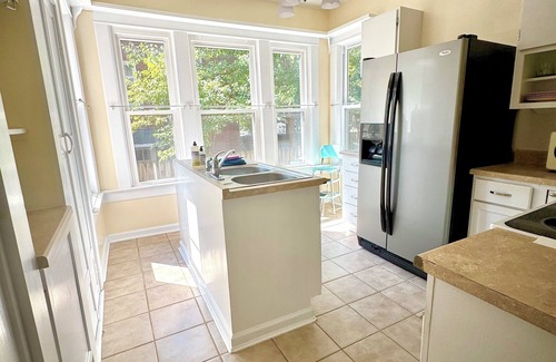 Cape Girardeau Casa | 3 Bed 3 Bath Beautiful Historic District Within Walking Downtown Cape Girardeau