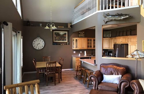 Nisswa Cabina | 3 habitaciones 3 baños Roy Lake Cabin en Gull Lake Chain ¡Frente al campo de golf!