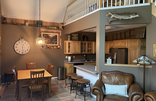 Nisswa Cabina | 3 habitaciones 3 baños Roy Lake Cabin en Gull Lake Chain ¡Frente al campo de golf!