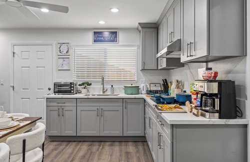 Mira Mesa Casa | 3-Bed 3-Bath, Gated Yard, King Bed, Prime Location