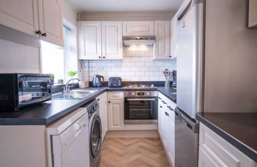 Ashby-de-la-Zouch Casa | 3 bed 3 bath house with parking - Central Ashby