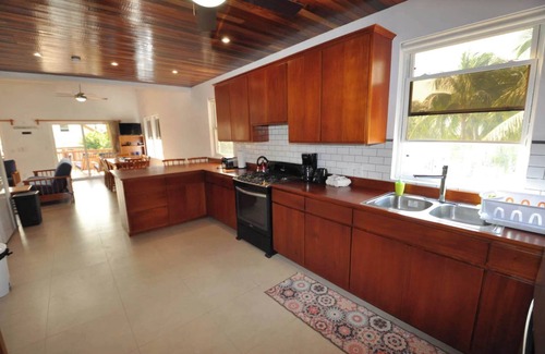 Cayo Corker Apartamento | Nuevos pasos de 3 dormitorios y 3 baños a la piscina, playa privada y muelle # 7