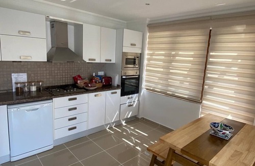 Kalkan Villa | Villa de 3 dormitorios / 3 baños, piscina privada, barbacoa en la azotea, 10 minutos a pie del casco antiguo / puerto