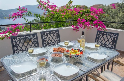Kalkan Villa | Villa de 3 dormitorios / 3 baños, piscina privada, barbacoa en la azotea, 10 minutos a pie del casco antiguo / puerto