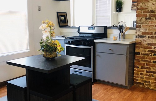Yuba City Condominio | ¡3 Bed Apt con todas las comodidades del hogar! Desenchufa y quédate Cosy @ Misha’s CozyHaven