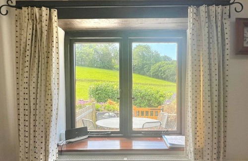 Chillington Casa | 3 bed barn conversion with indoor pool access