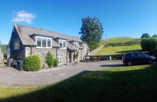 Hawkshead Casa | 3 Bed Barn - Sleeps 6 - Parking - WIfi