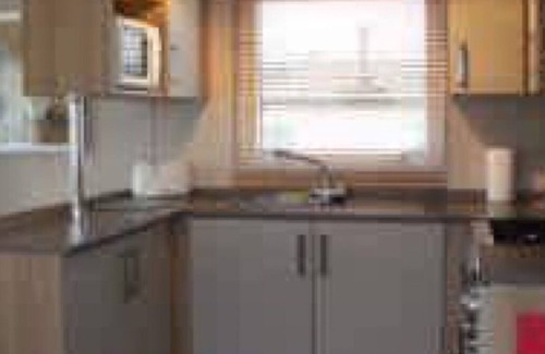 Llanasa Casa | CARAVANA PLATINO DE 3 CAMAS CON EN SUITE CERCA DE LA HERMOSA COSTA NORTE DE GALES