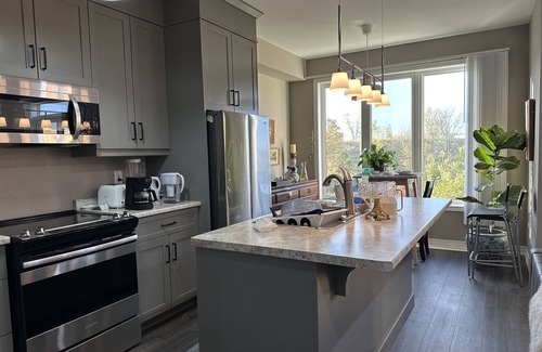 Welland Casa | 3-Bed Beauty with Scenic Backyard Views In Niagara