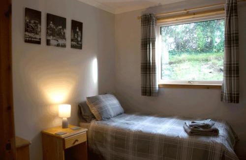Damnaglaur Casa | 3 Bed Bungalow - Sleeps 6 - Pet Friendly - Parking
