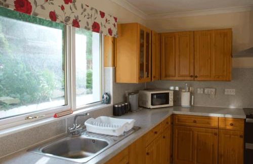 Damnaglaur Casa | 3 Bed Bungalow - Sleeps 6 - Pet Friendly - Parking