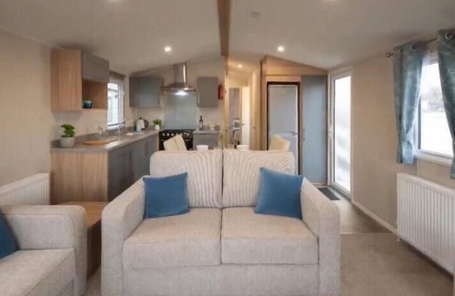Colchester Chalet De Esquí | Charming 3-Bed Caravan in Colchester Mersea island