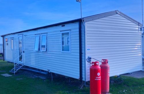 Colchester Chalet De Esquí | 3 Bed Caravan - Sleeps 6 - Parking - Wifi