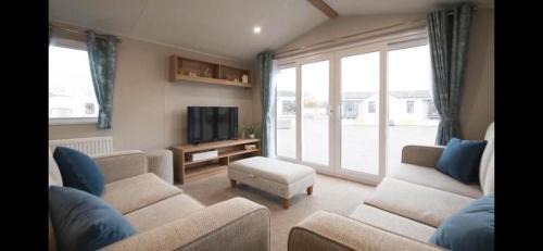 Colchester Chalet De Esquí | 3 Bed Caravan - Sleeps 6 - Parking - Wifi