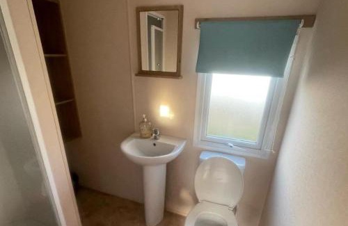 Rhyl Chalet De Esquí | 3 Bed Caravan - Sleeps 8 - Pets - Parking - Wifi