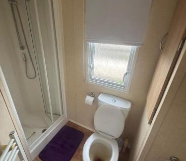 Kinmel Bay Chalet De Esquí | 3 Bed Caravan - Sleeps 8 - Pets - Parking