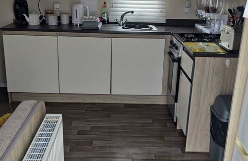 Ingoldmells Cabina | 3 Bed Caravan - Sleeps 6 - Pets - Parking - Wifi