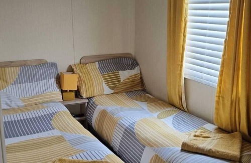 Ingoldmells Cabina | 3 Bed Caravan - Sleeps 6 - Pets - Parking - Wifi