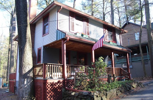 Mount Gretna Cabaña | 3 bed cottage in Mt. Gretna. Short drive to Hershey, Lancaster, Harrisburg