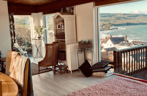 Ballygally Cabaña | Stunning Sea view Cottage