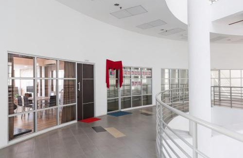 Bayan Lepas Apartamento | 3-Bed Executive Suite, RumahKu @CEO