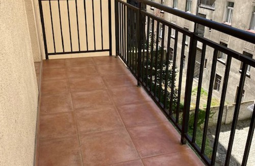 Andel Apartamento | 3 Bed Flat - Sleeps 10 - Pets - Smoking - Parking