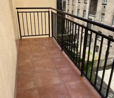 Andel Apartamento | 3 Bed Flat - Sleeps 10 - Pets - Smoking on terrace