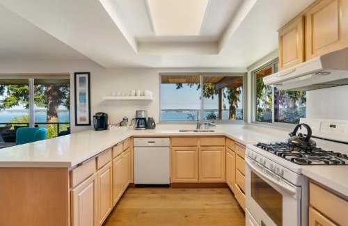 Bells Beach Casa | 3 Bed Gorgeous Views Hot Tub Dog Friendly Ada