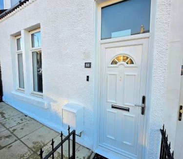 Glasgow Casa | 3-Bed Home in Glasgow