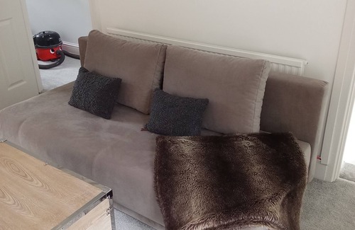 Tonypandy Apartamento | 3 Bed Home near Hiking Trails & Parks