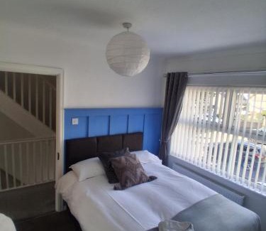 Canton Casa | 3 Bed Home sleeps 6 in Heart of Cardiff Free Parking