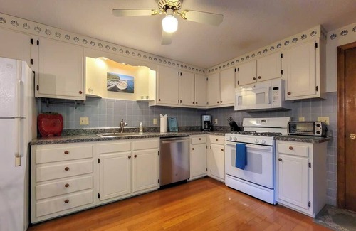 Cotuit Casa | Half Price Home through 6/23 + free beach pass!