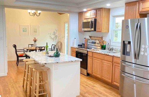 Narrowsburg Casa | 3 bed home with fireplace, 25 mins from Ski Big Bear
