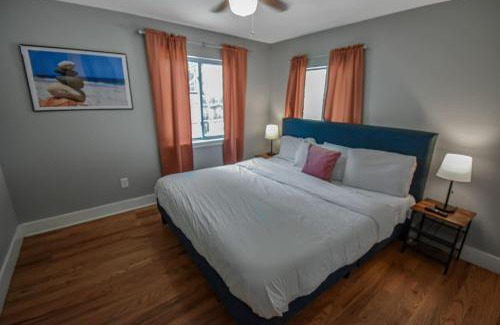 Berkley Casa | 3 bed home with huge yard near Hidden Lake