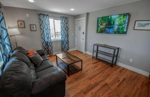 Berkley Casa | 3 bed home with huge yard near Hidden Lake