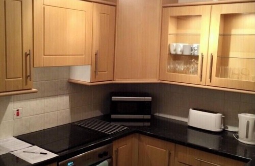 Kilmarnock Cabaña | Casa de 3 dormitorios, WiFi gratis, estacionamiento en la calle. Central Ayrshire, a 20 minutos de Glasgow