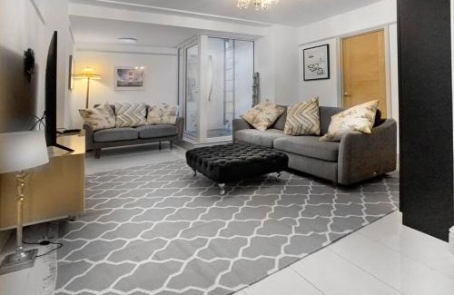 Richmond-upon-Thames Casa | 3 Bed House in central Richmond with driveway parking
