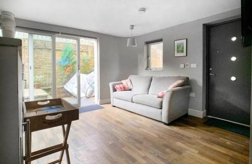 Richmond-upon-Thames Casa | 3 Bed House in central Richmond with driveway parking