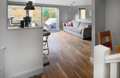 Richmond-upon-Thames Casa | 3 Bed House in central Richmond with driveway parking