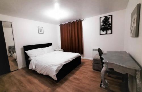 Colchester Casa | 3-Bed House in Colchester with Parking and WiFi