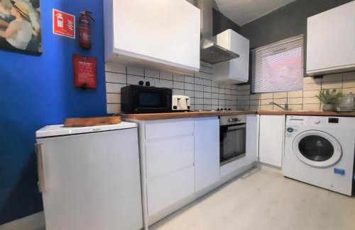 Colchester Casa | 3-Bed House in Colchester with Parking and WiFi