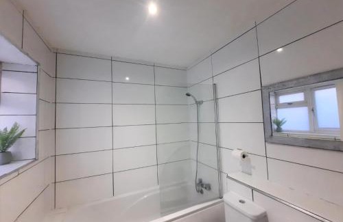 Colchester Casa | 3-Bed House in Colchester with Parking and WiFi