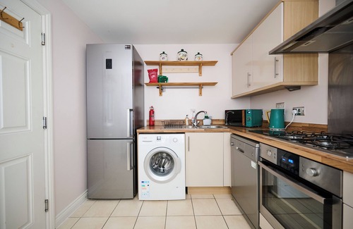 Pinkwell Casa | 3 Bed House in Hayes & Heathrow